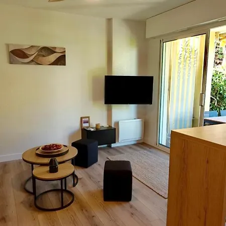 Apartamento T2 150m From The *