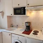Appartement T2 150m From The *