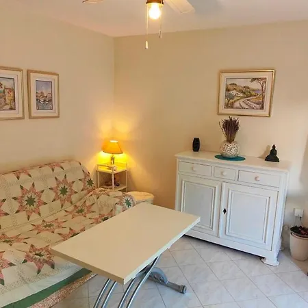 Apartment T2 150m From The *