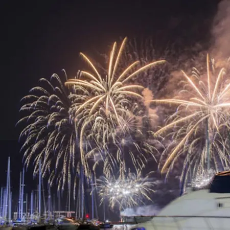 Διαμέρισμα T2 150m From The *