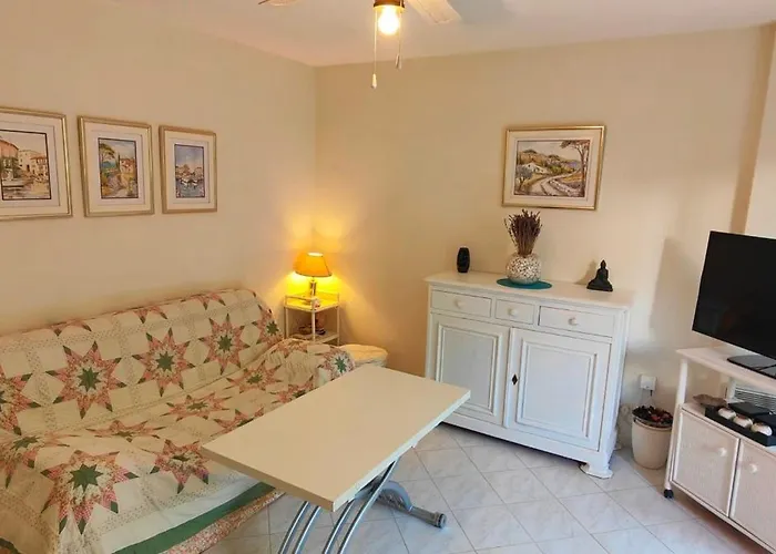 Διαμέρισμα T2 150m From The *