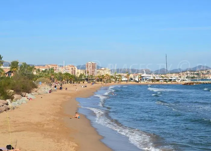 Apartment T2 150m From The